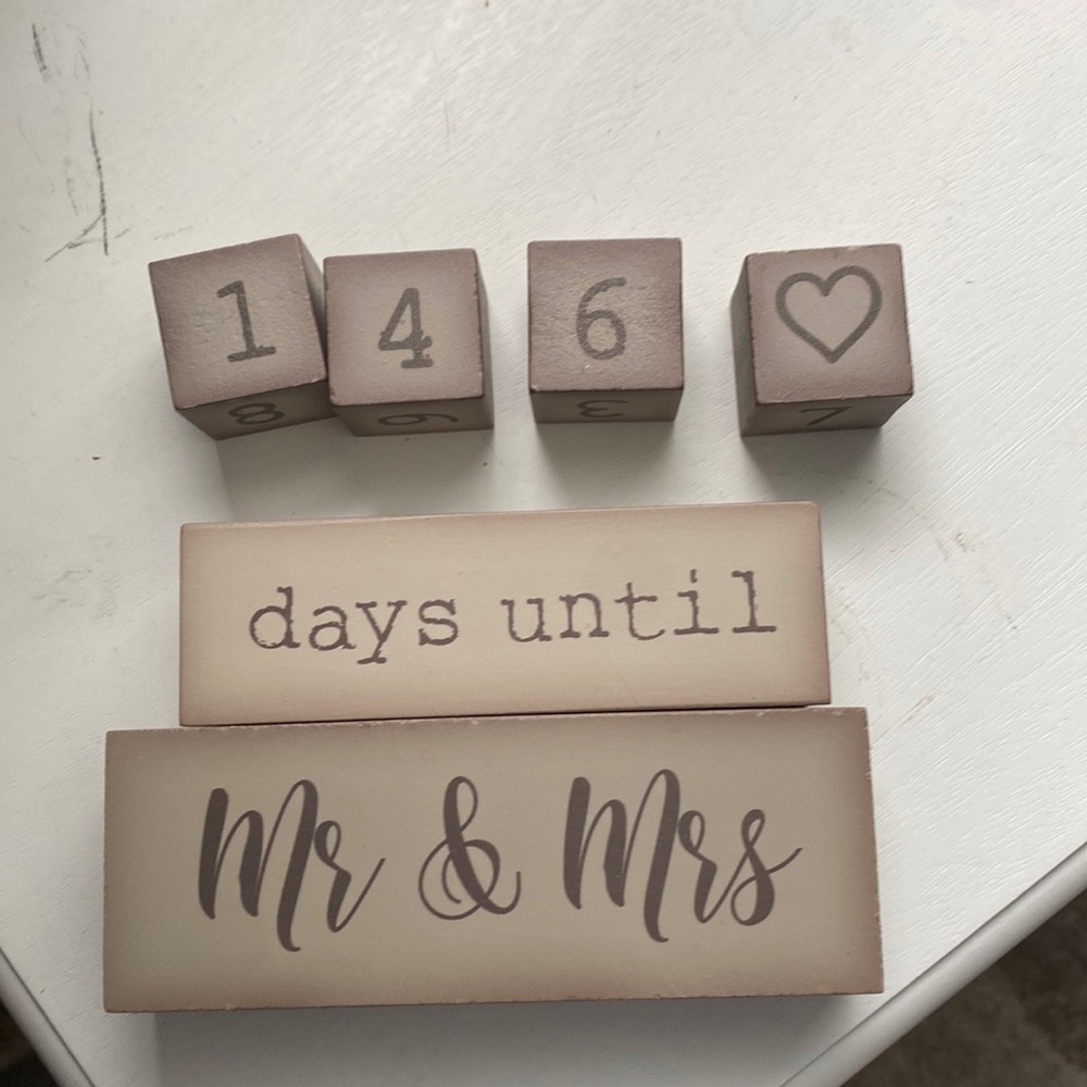 Wedding countdown blocks